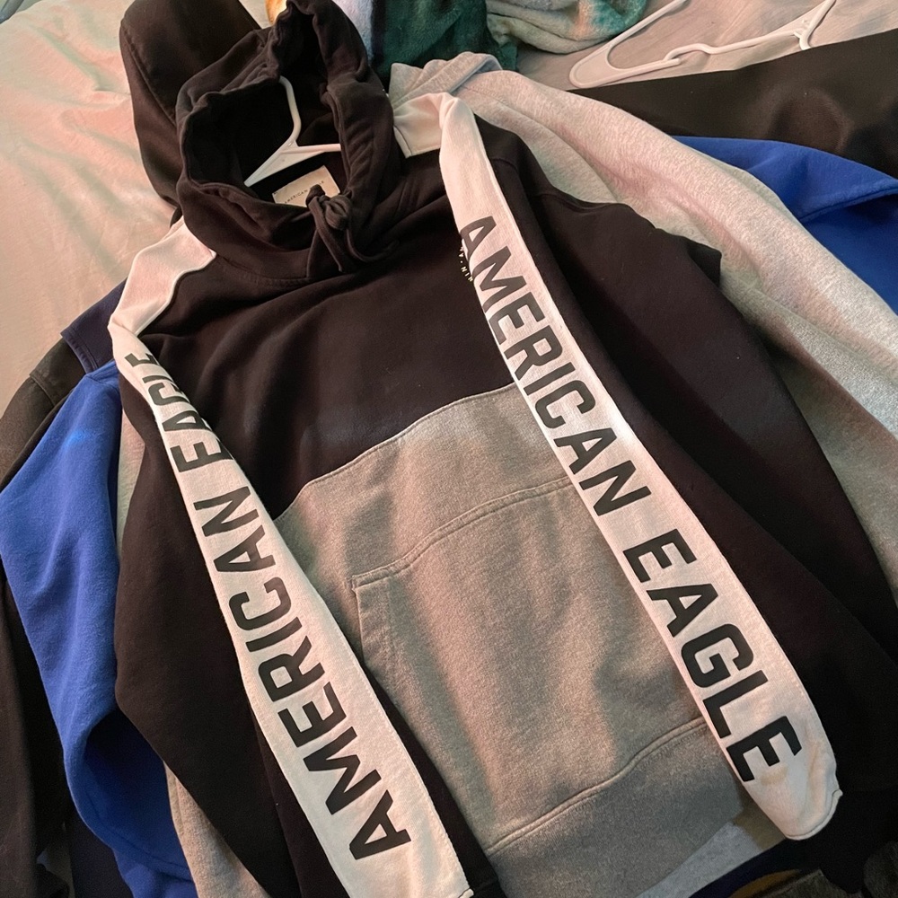 American eagle sweater